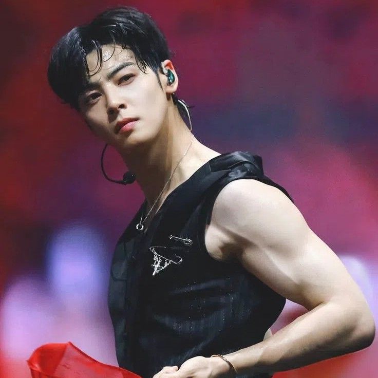 Latest photo of Cha Eunwoo