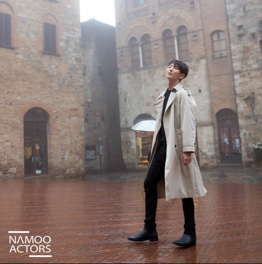 A moment captured by a fan of Lee Joongi