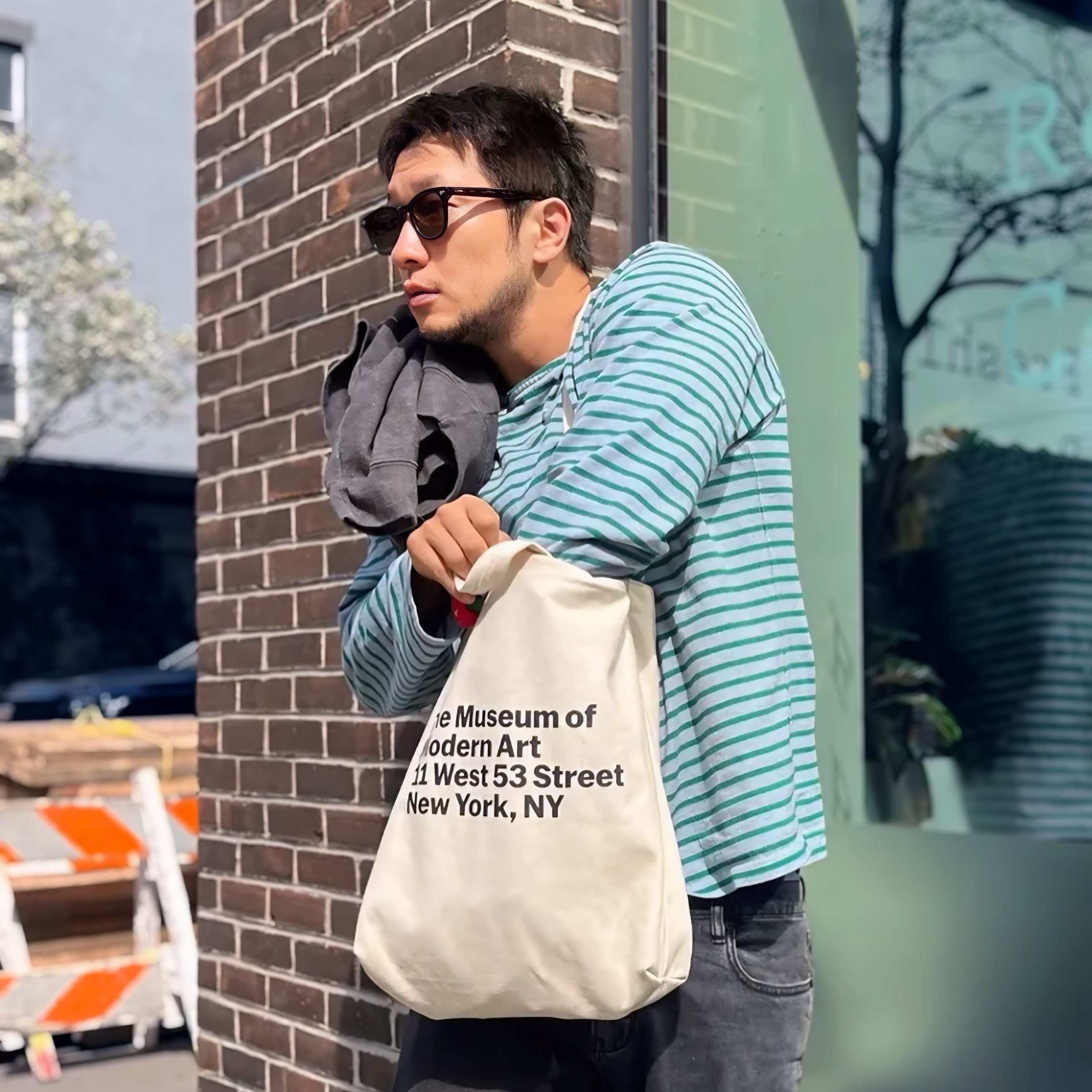 Recent activity shot of Son Seokkoo