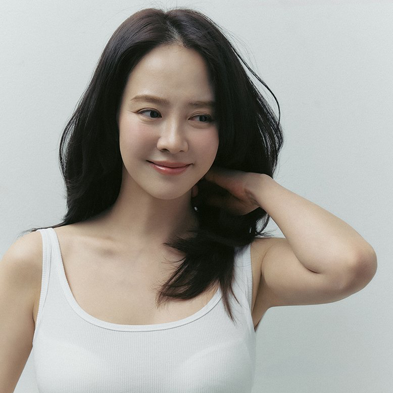 A moment captured by a fan of Song Jihyo