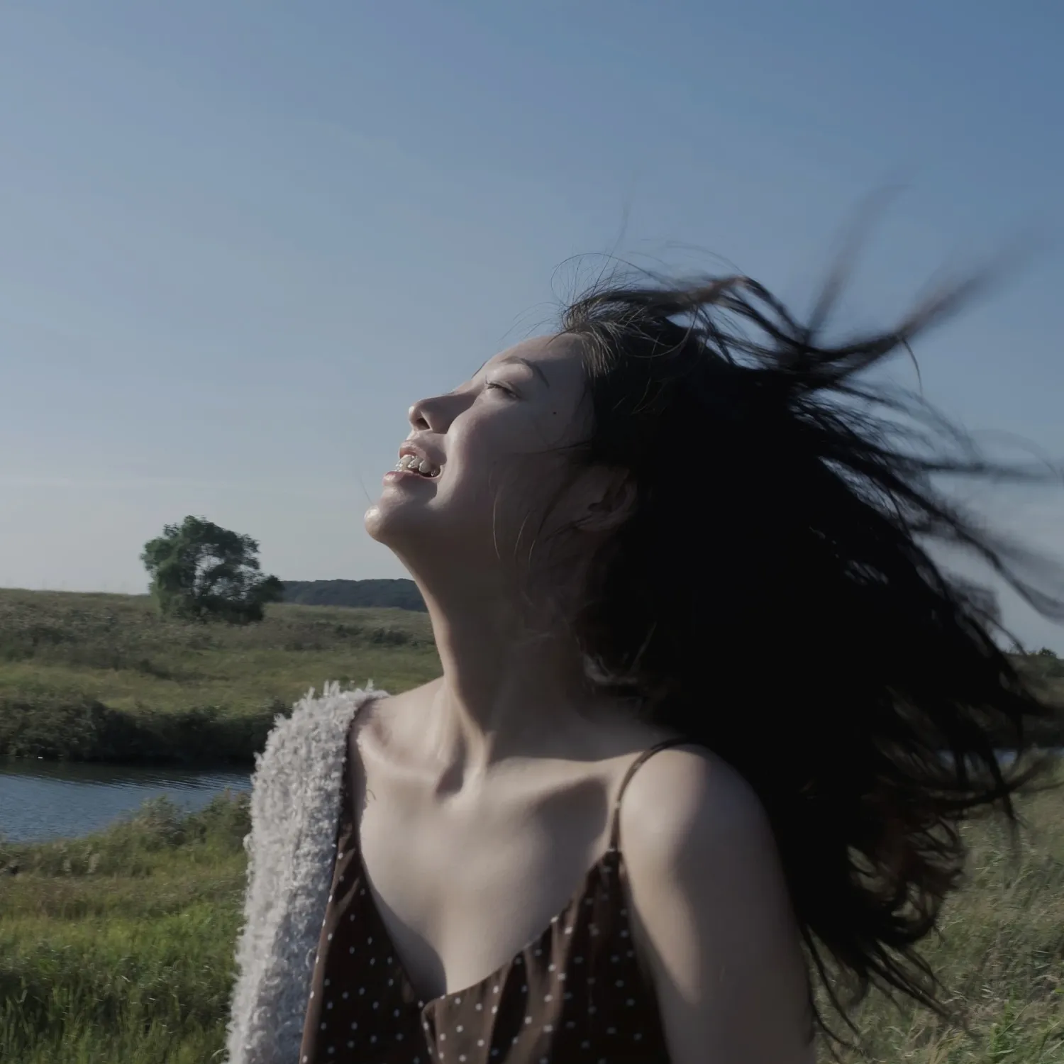 Behind-the-scenes cut of Han Yeji