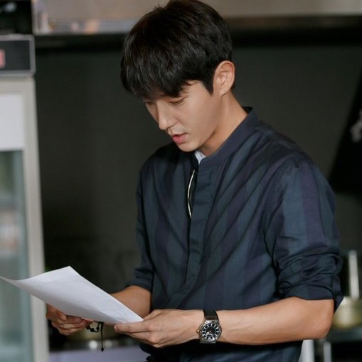 Behind-the-scenes cut of Lee Joongi
