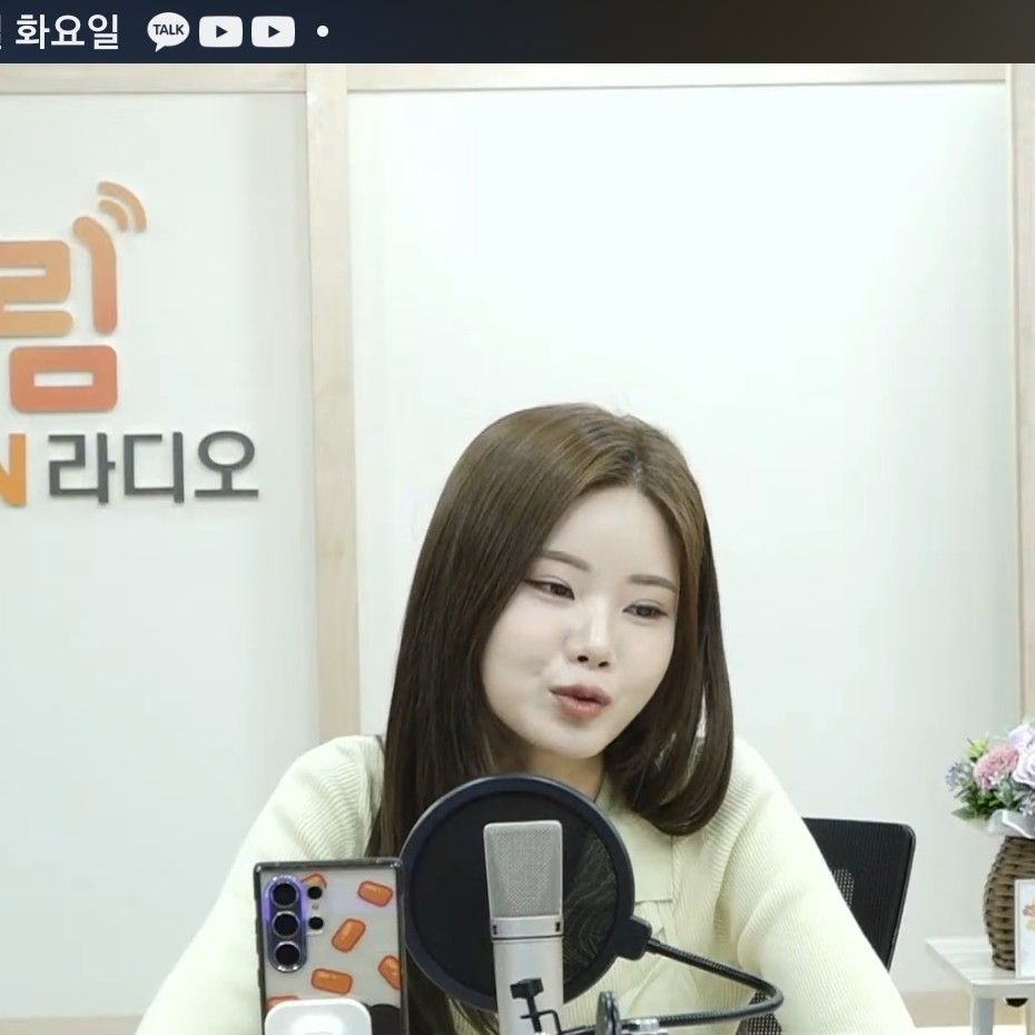 Behind-the-scenes cut of Bae Ahyeon