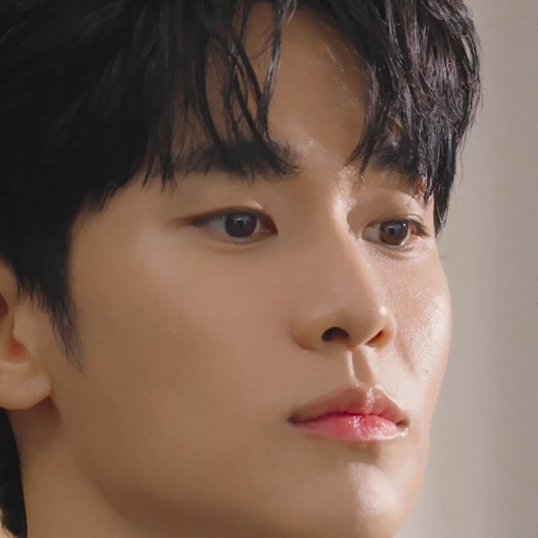 A moment captured by a fan of Kim Soohyun