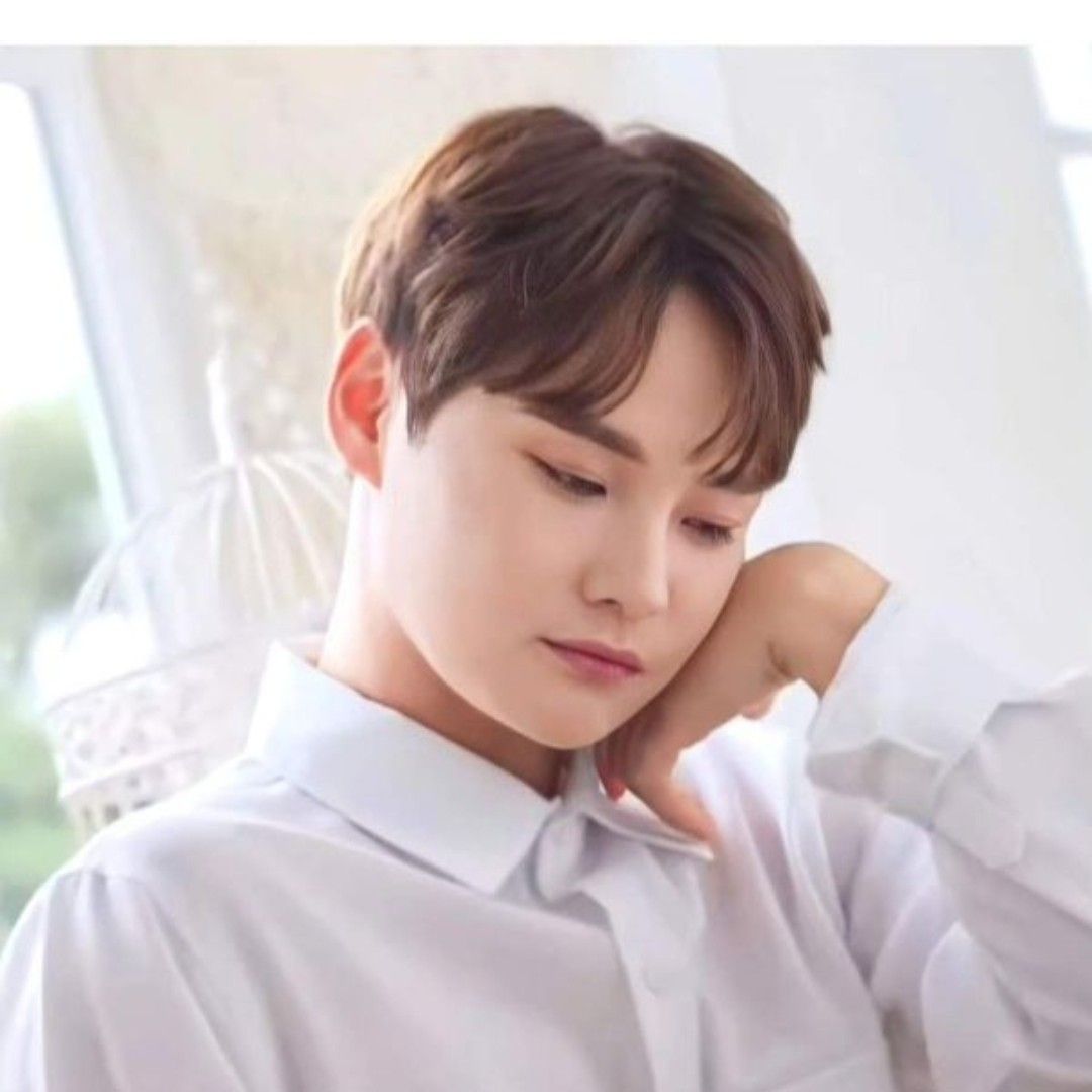 A moment captured by a fan of Park Seojin