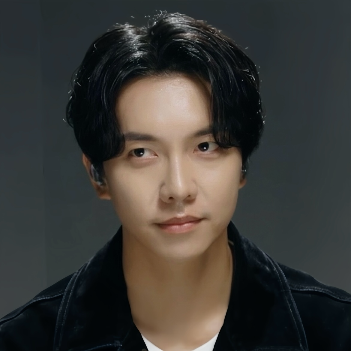 Foto terbaru dari Lee Seunggi