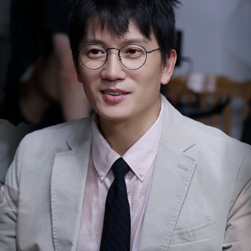 Latest photo of Ji Sung