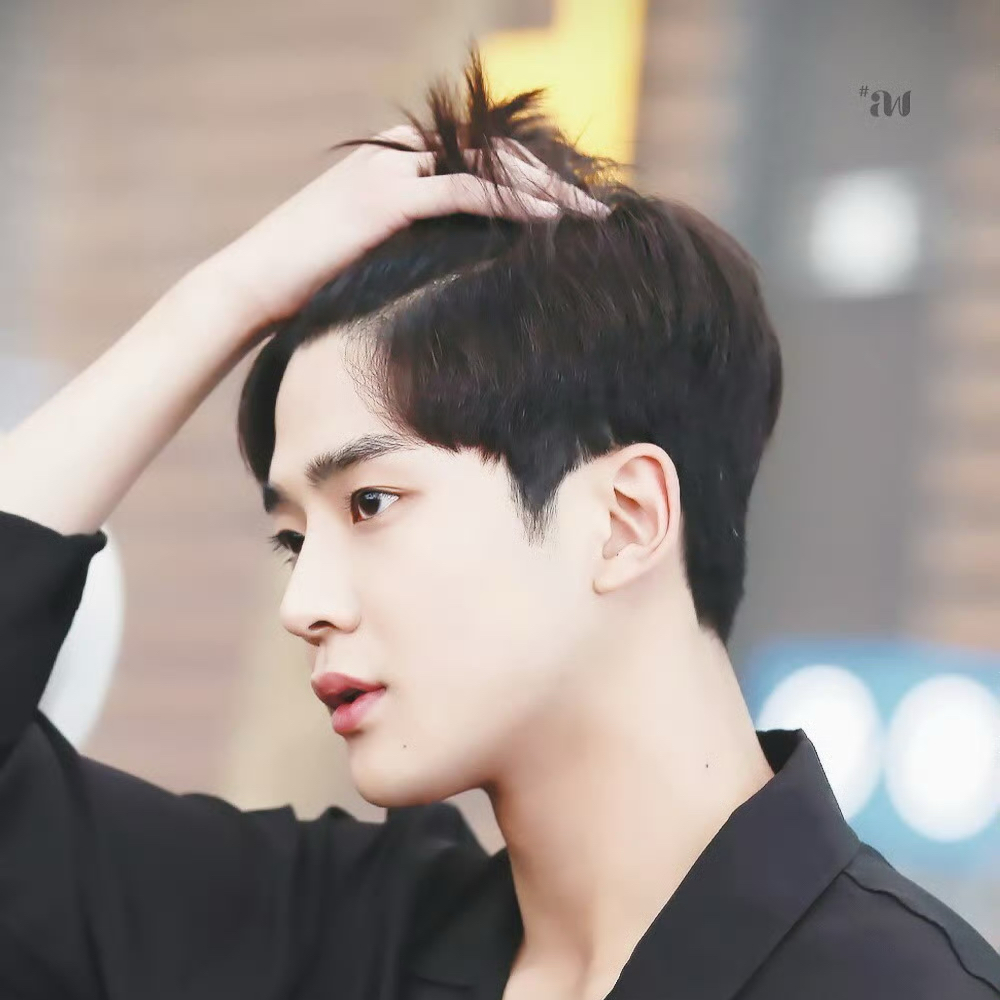 Cuplikan di balik layar dari Rowoon