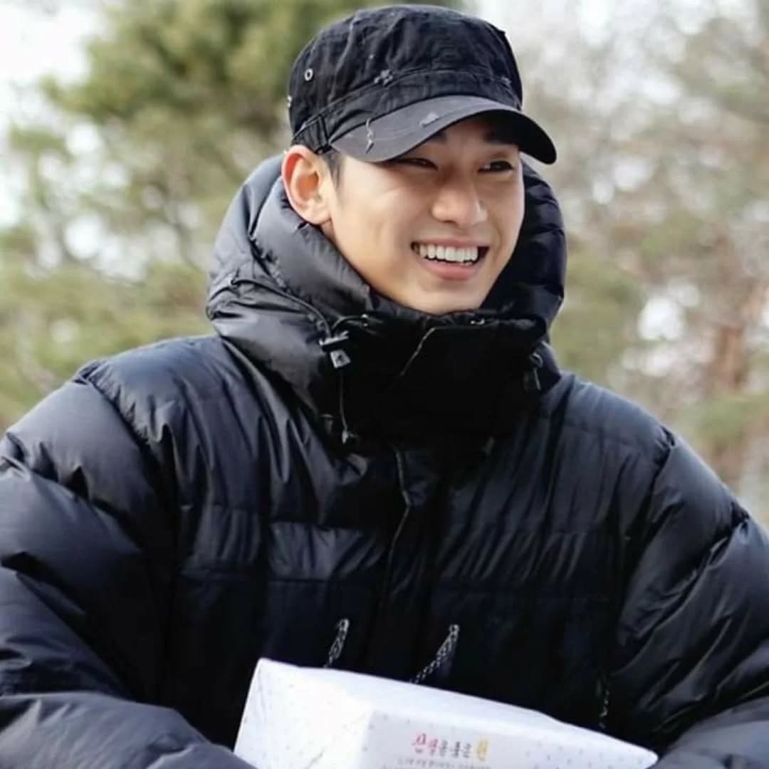 Behind-the-scenes cut of Kim Soohyun