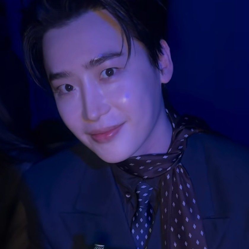 A moment captured by a fan of Lee Jongsuk