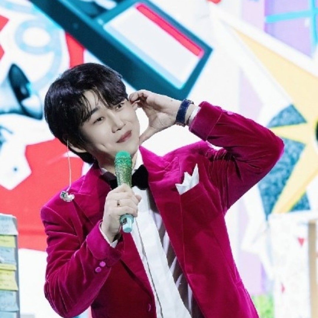 A moment captured by a fan of Hwang Youngwoong