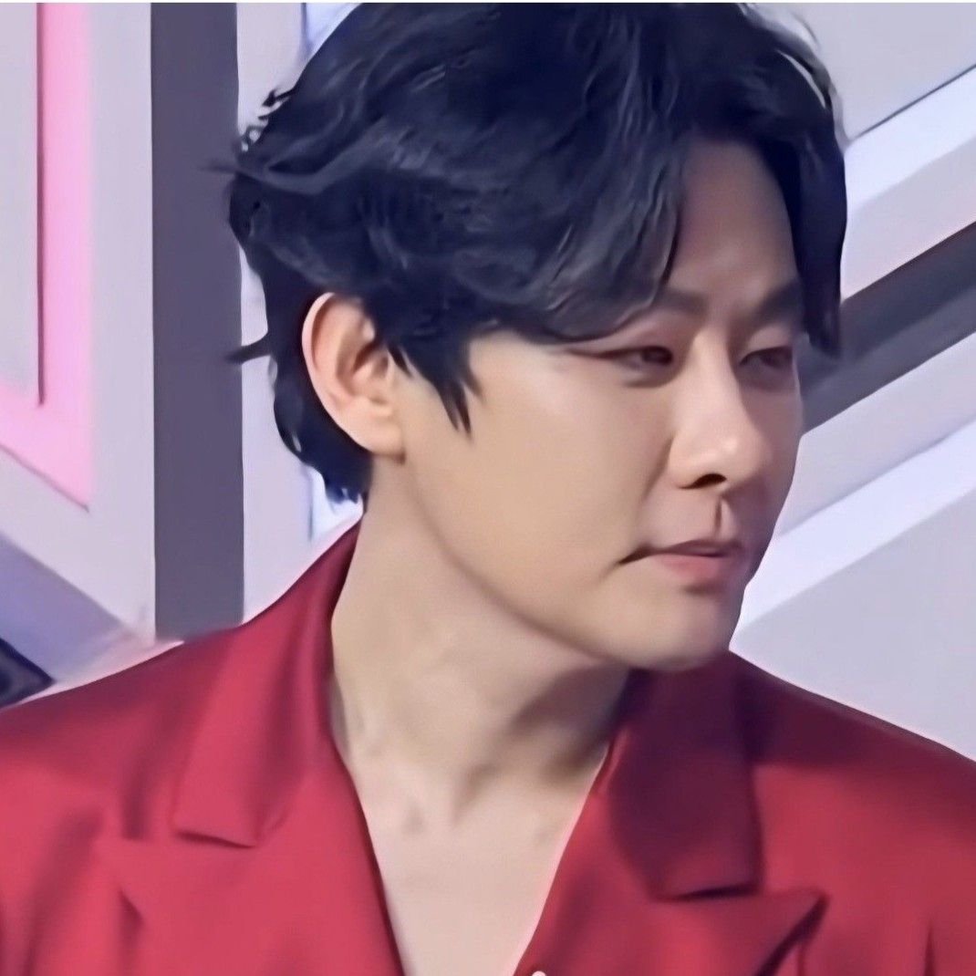 Behind-the-scenes cut of Kang Moonkyung