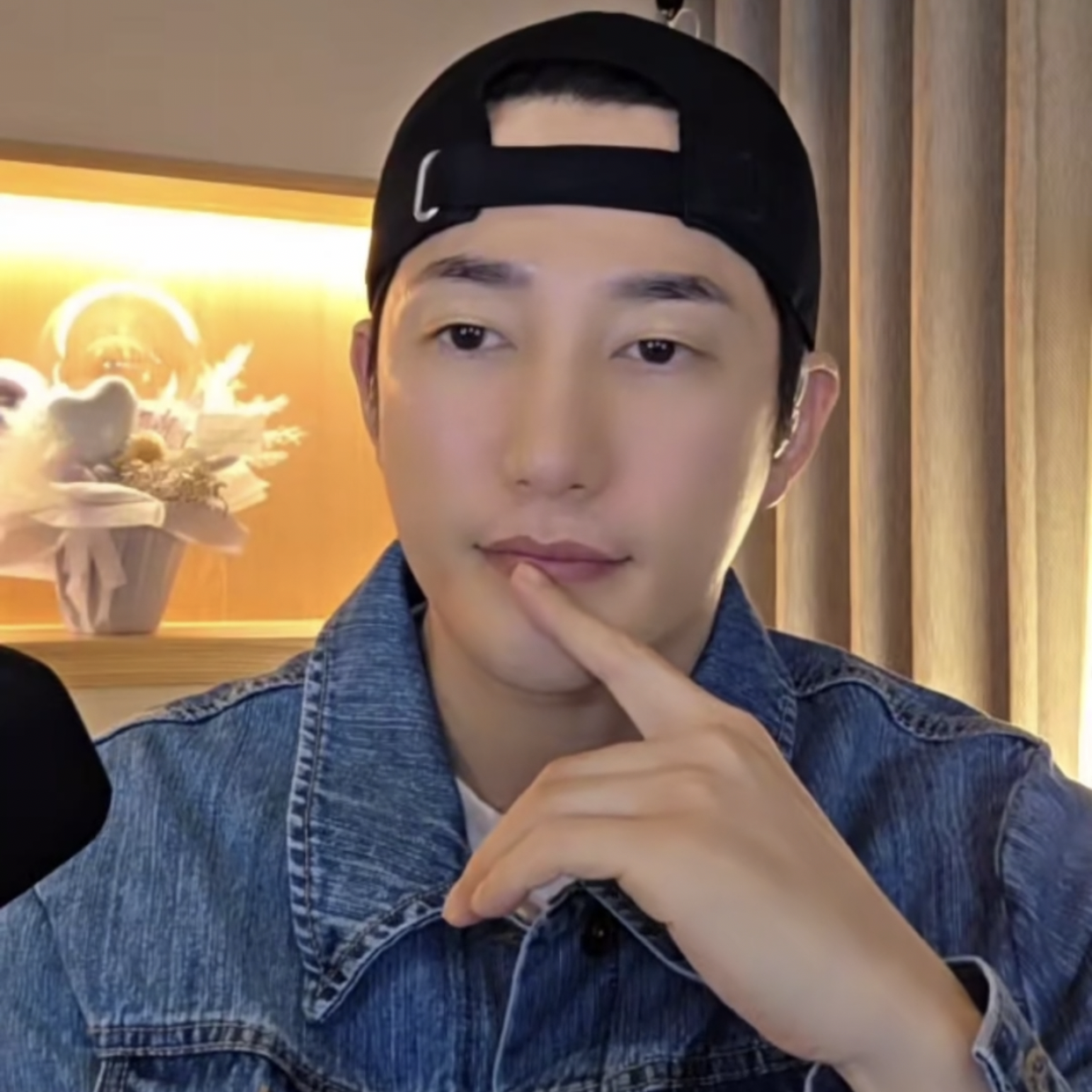 Recent activity shot of Park Sihoo