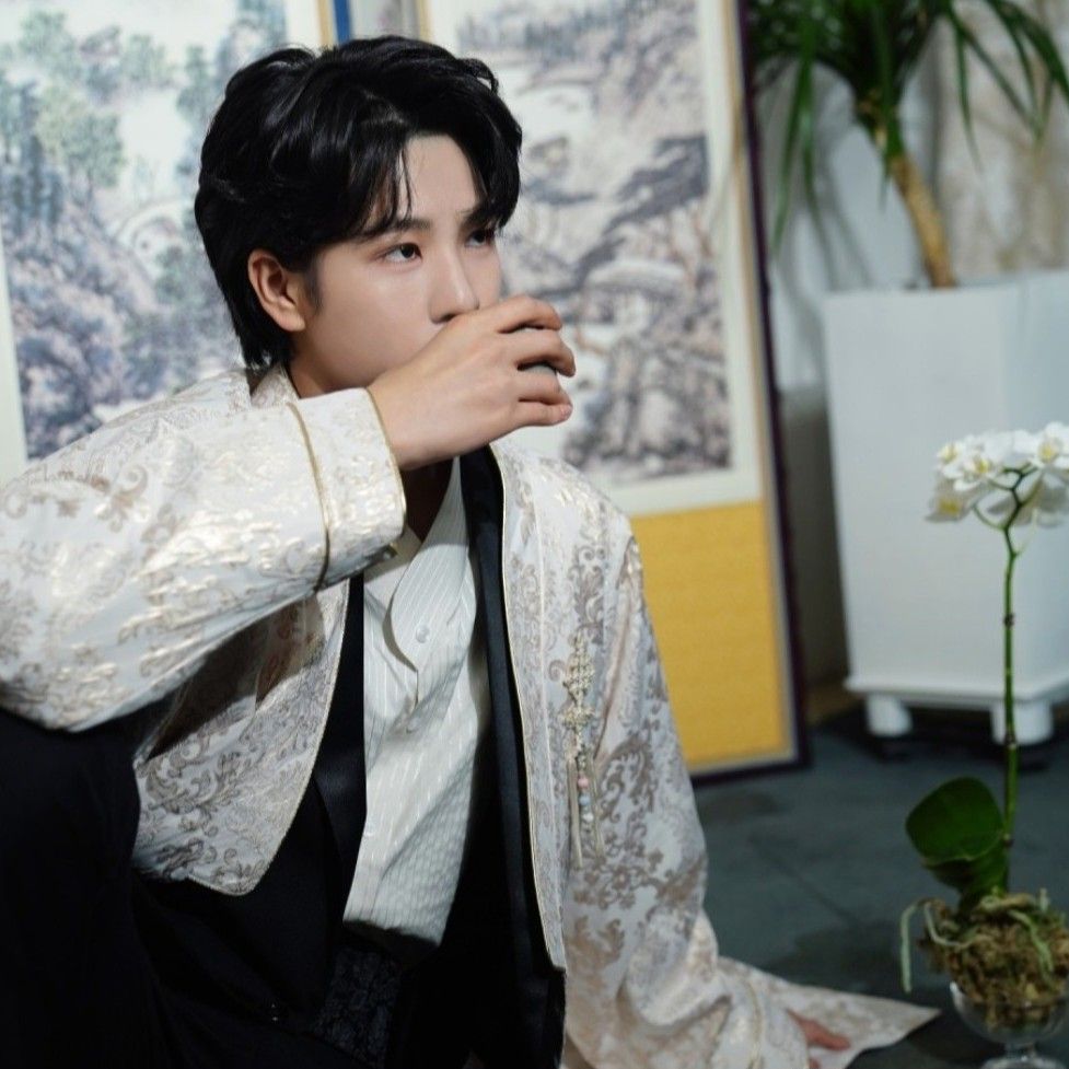 チョン・ドンウォンの最近の活動ショット