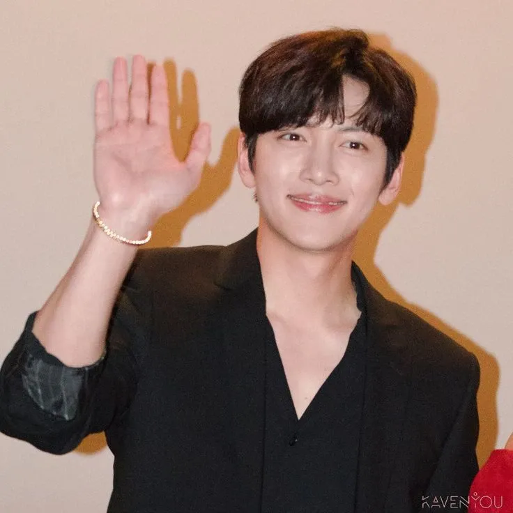 A moment captured by a fan of Ji Changwook