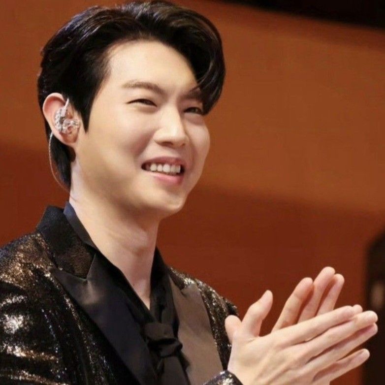 Latest photo of Son Taejin