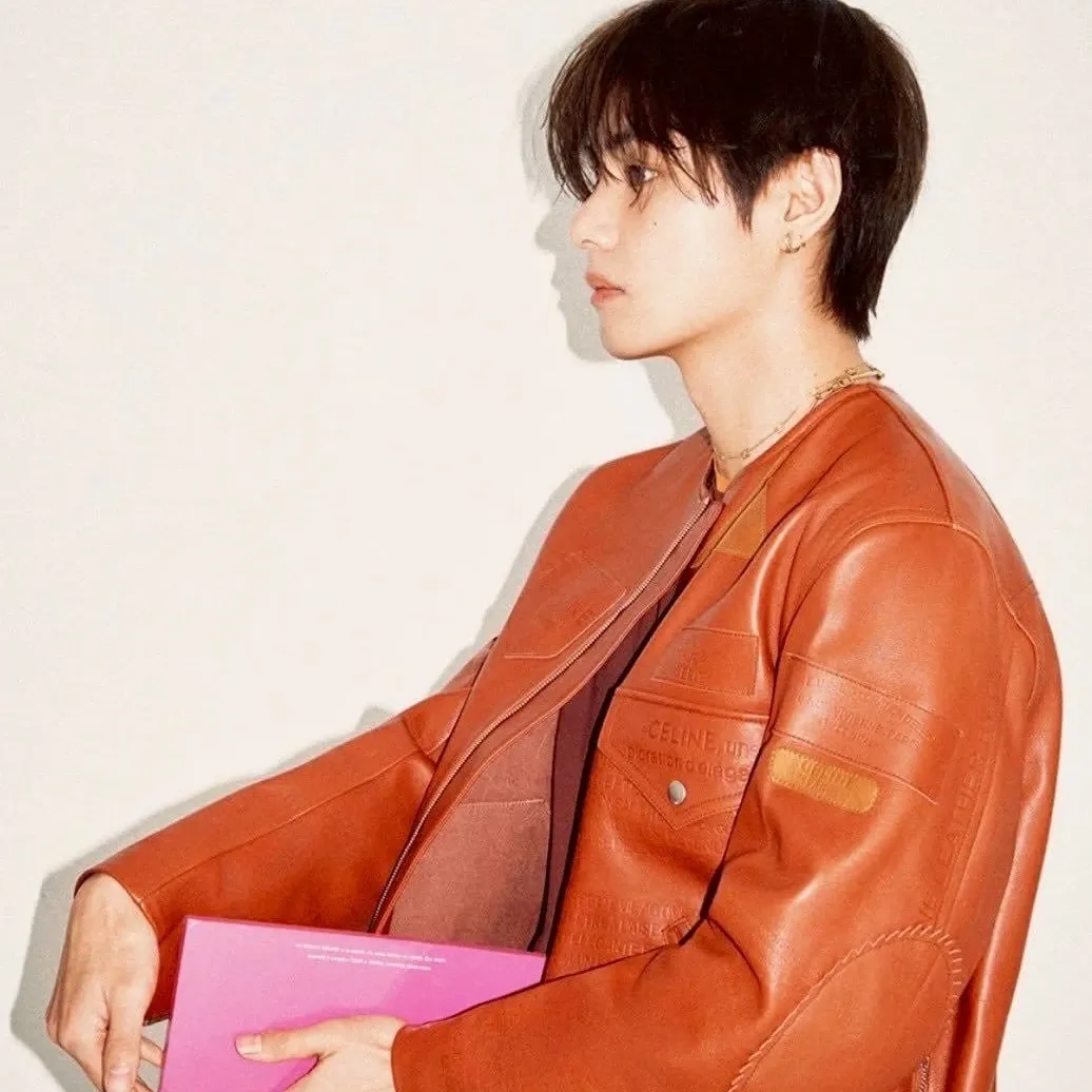 Latest photo of Kim Taehyung (V)