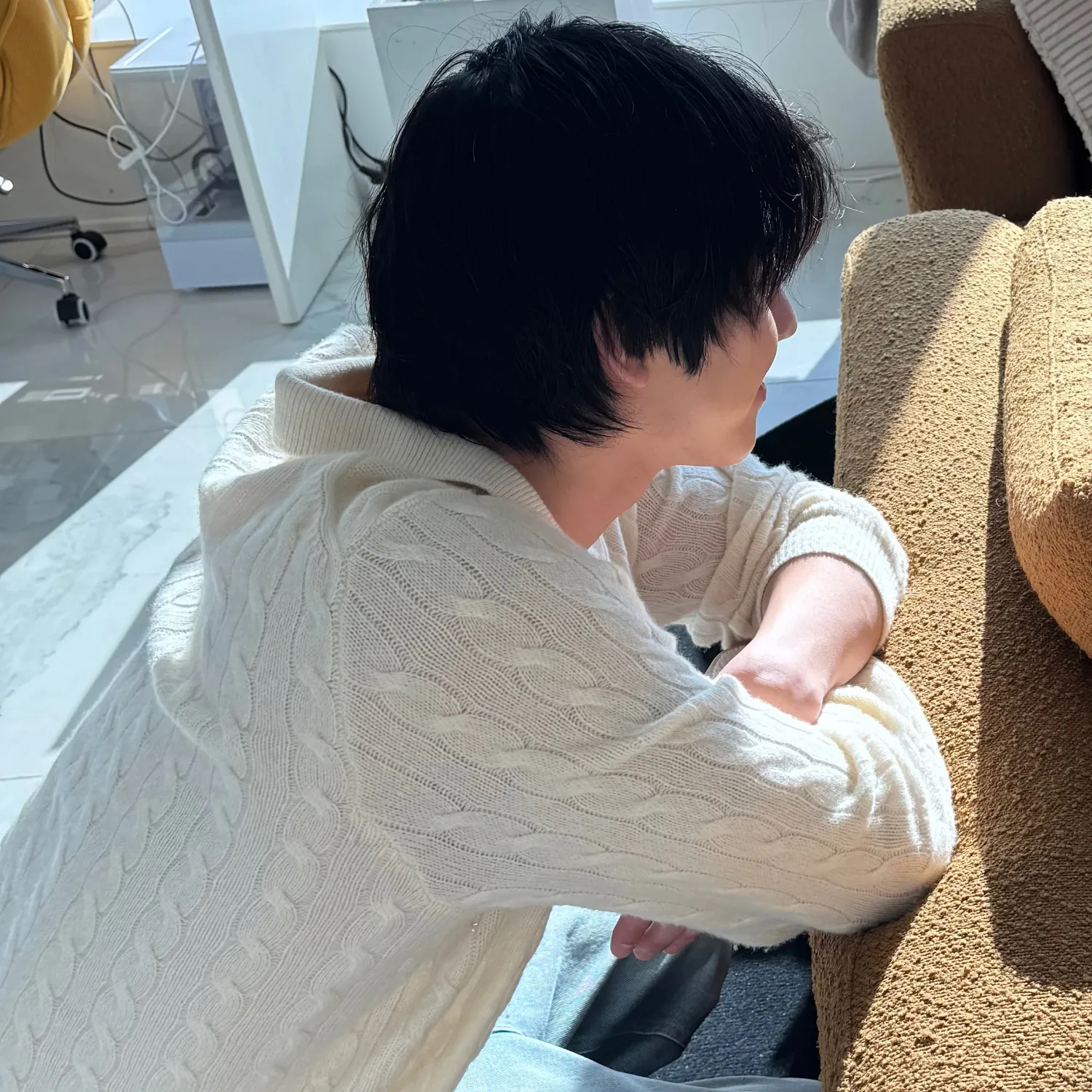Behind-the-scenes cut of Ahn Hyoseop
