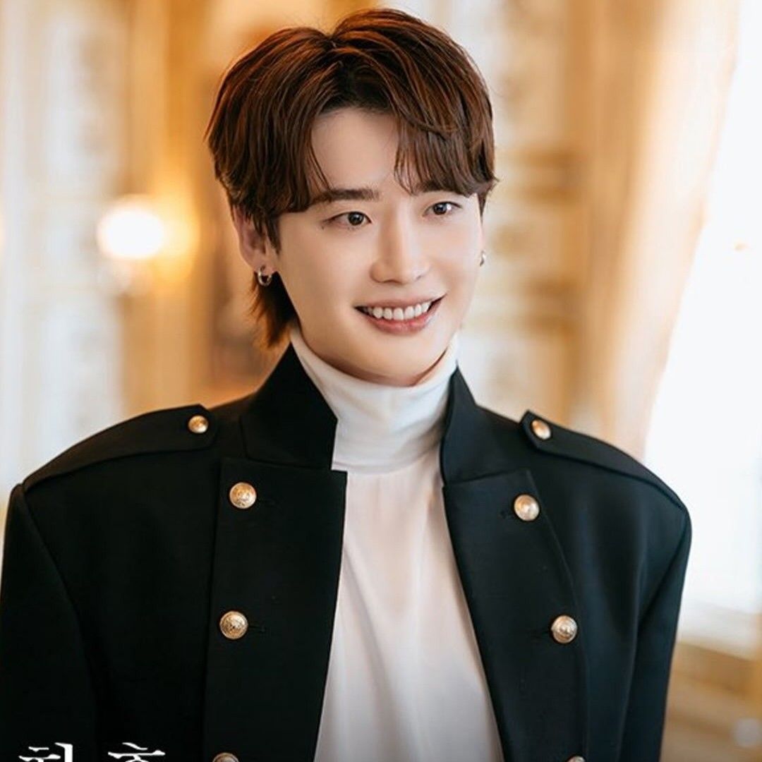 Behind-the-scenes cut of Lee Jongsuk