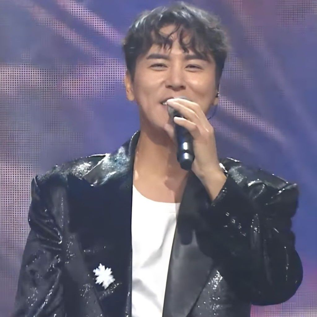 チャン・ミンホの最近の活動ショット