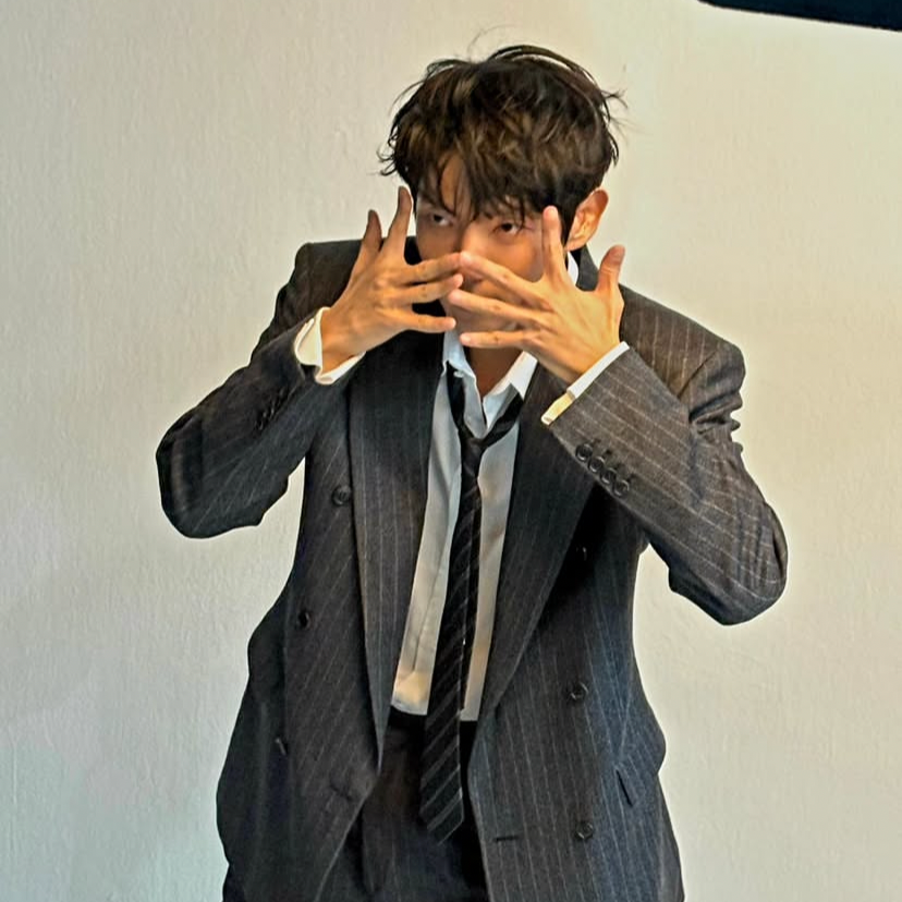 A moment captured by a fan of Lee Joongi