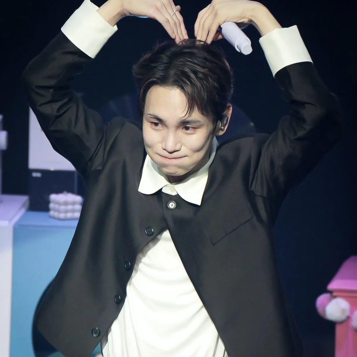 Behind-the-scenes cut of Key