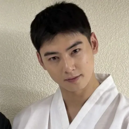 Recent activity shot of Cha Eunwoo