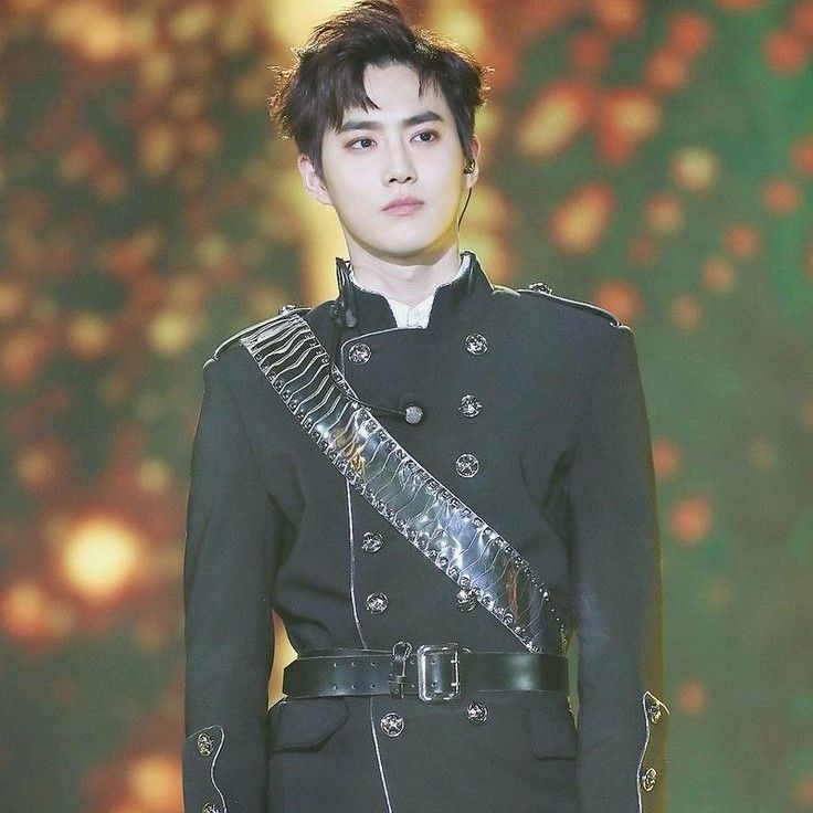 A moment captured by a fan of Suho