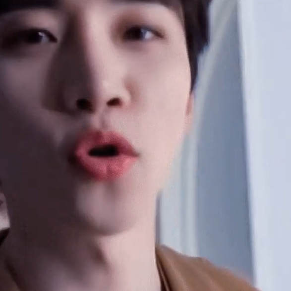 Behind-the-scenes cut of Lee Junho