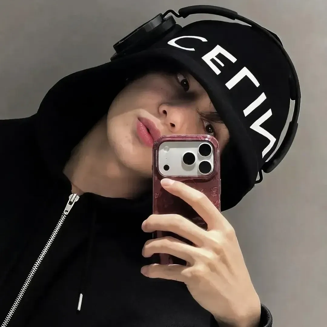 Latest photo of Kim Taehyung (V)