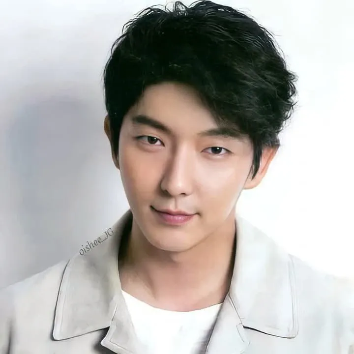 A moment captured by a fan of Lee Joongi