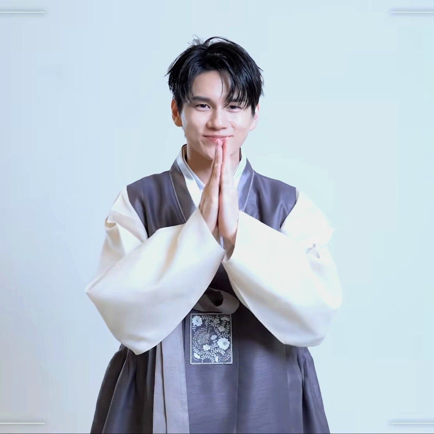 Recent activity shot of Ong Seongwu