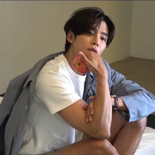 로운의 최신 사진