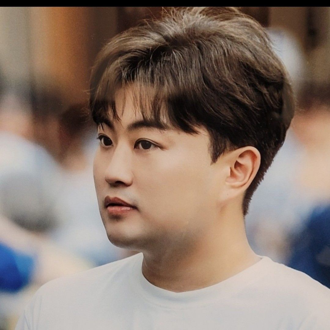 粉丝拍下的金浩中瞬间