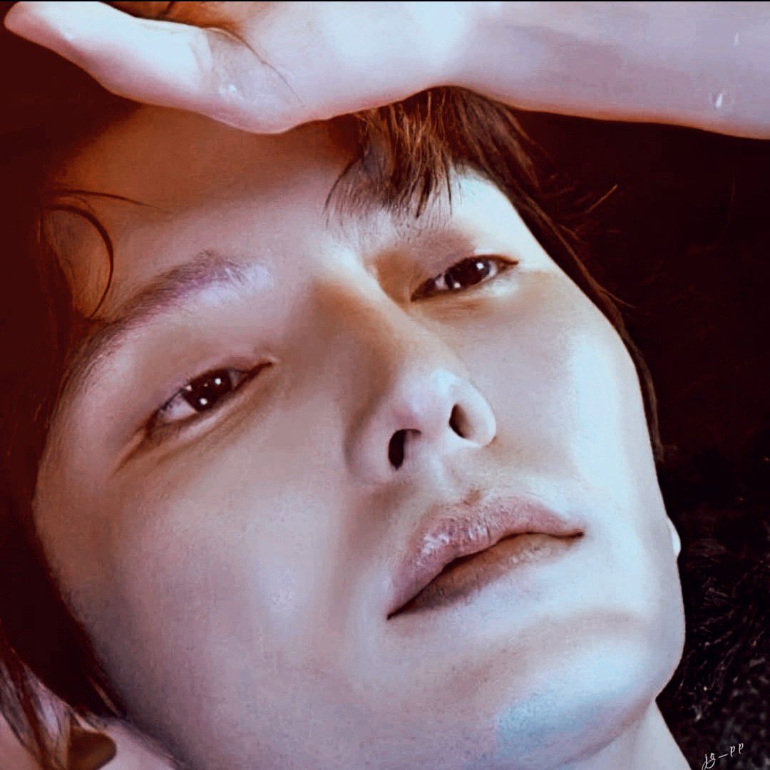 A moment captured by a fan of Lee Joongi