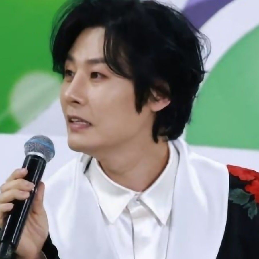 Behind-the-scenes cut of Kang Moonkyung