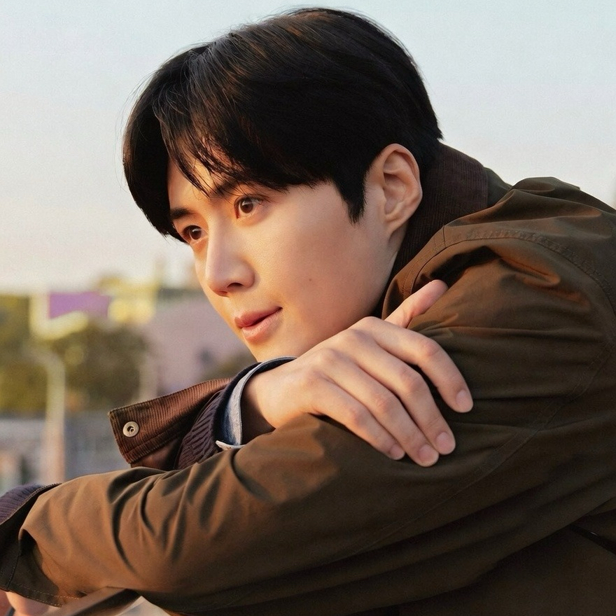 Behind-the-scenes cut of Kim Seonho