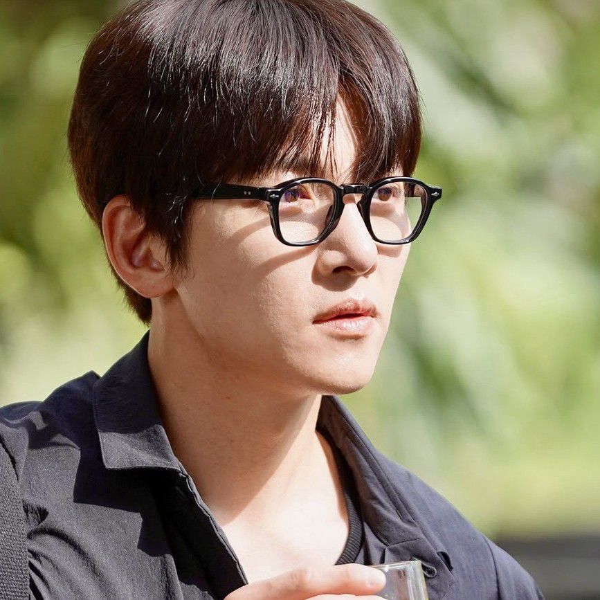 チ・チャンウクの最近の活動ショット