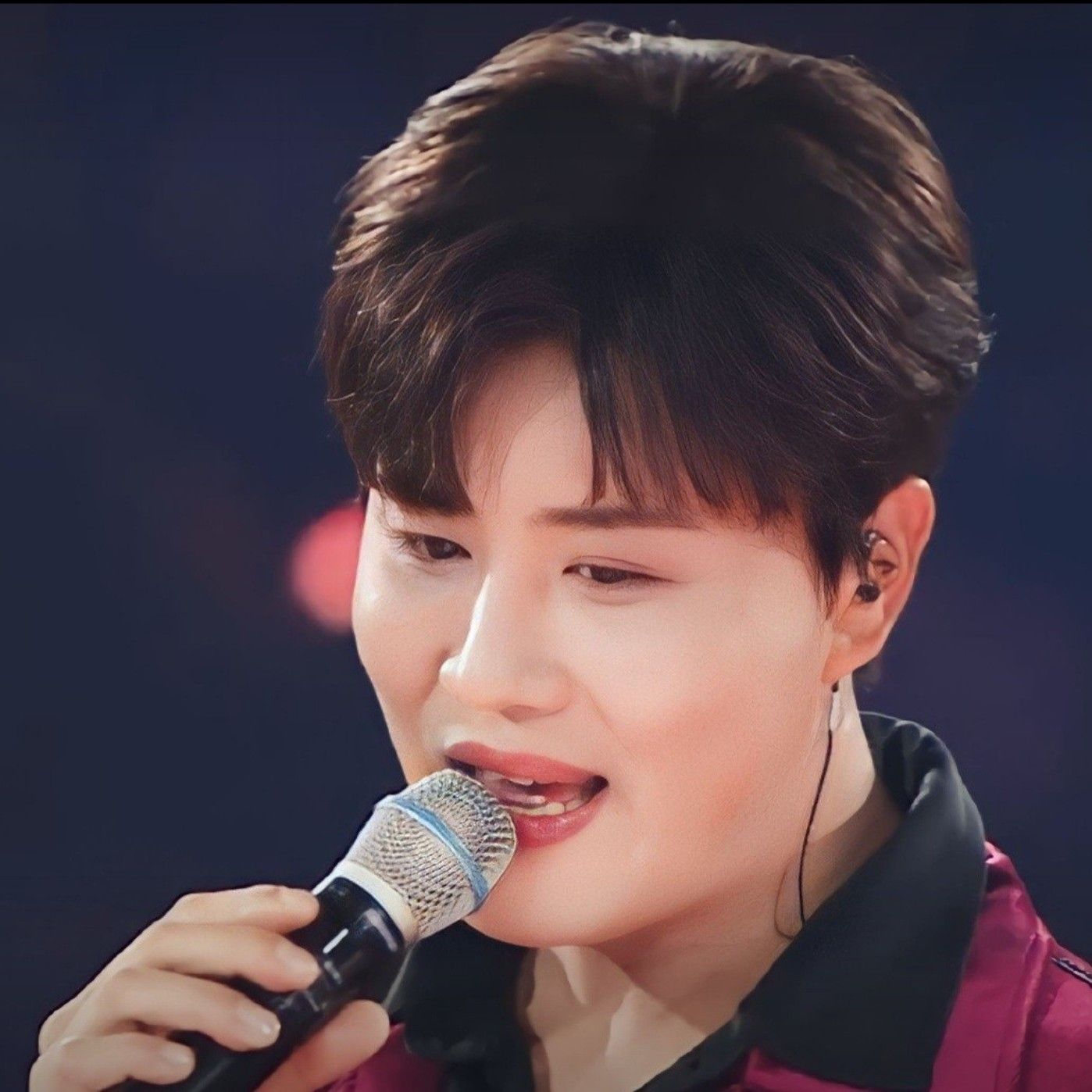 チン・ヘソンのビハインドカット