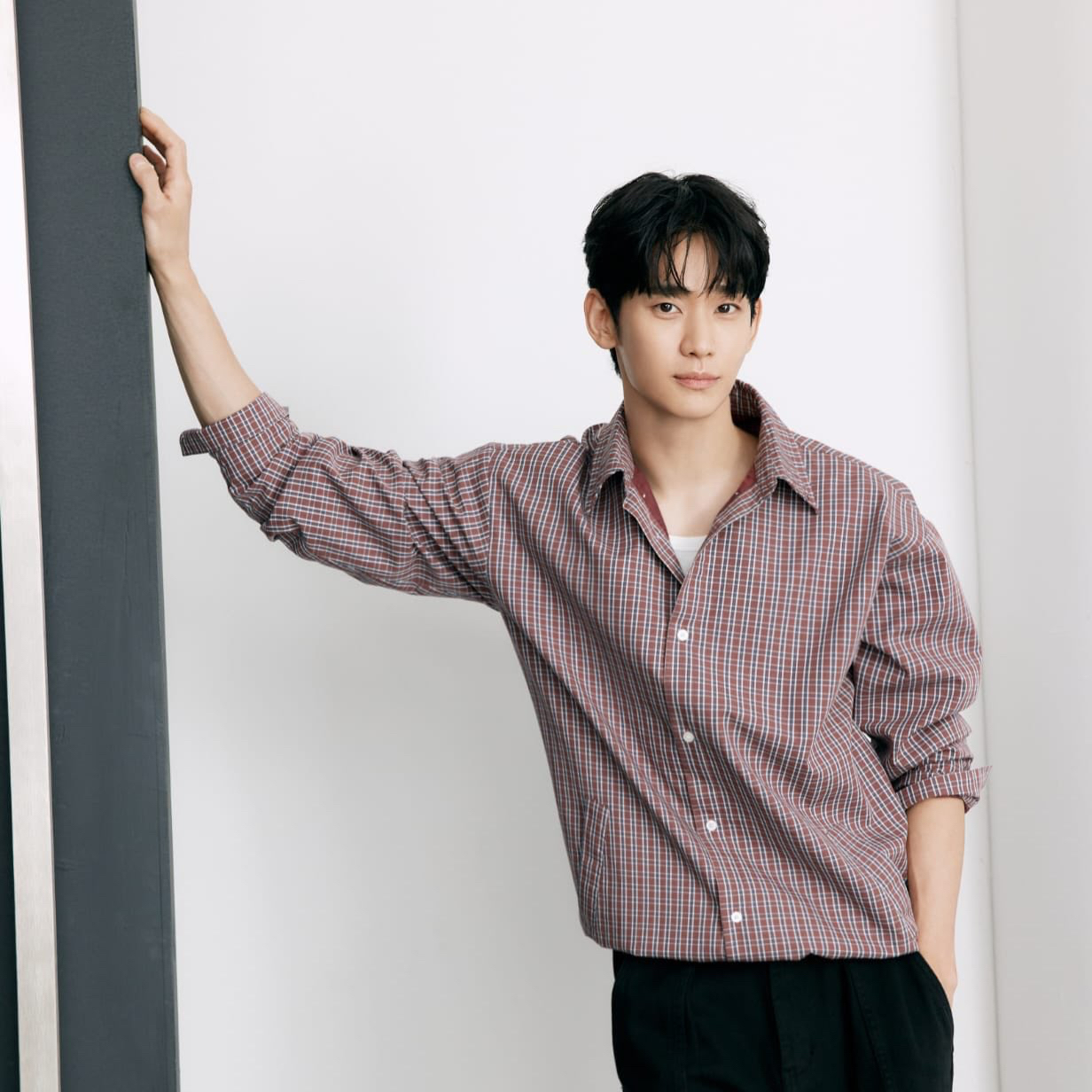 Behind-the-scenes cut of Kim Soohyun