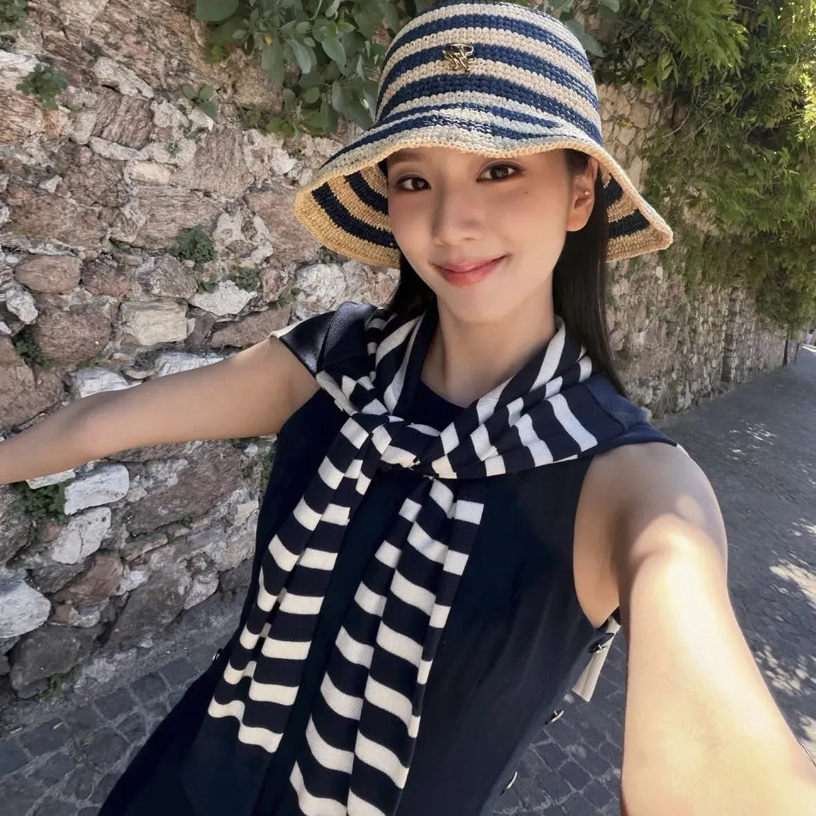 Recent activity shot of Jisoo (1995)