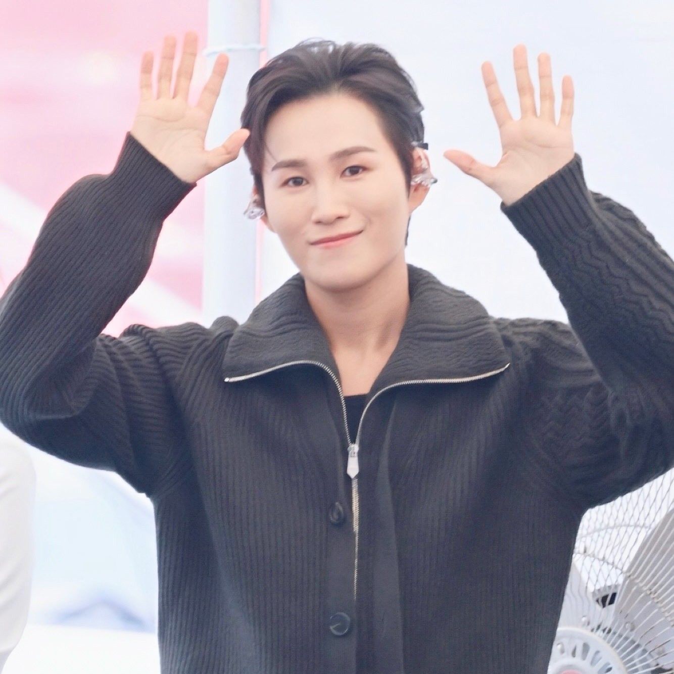 김희재의 비하인드 컷