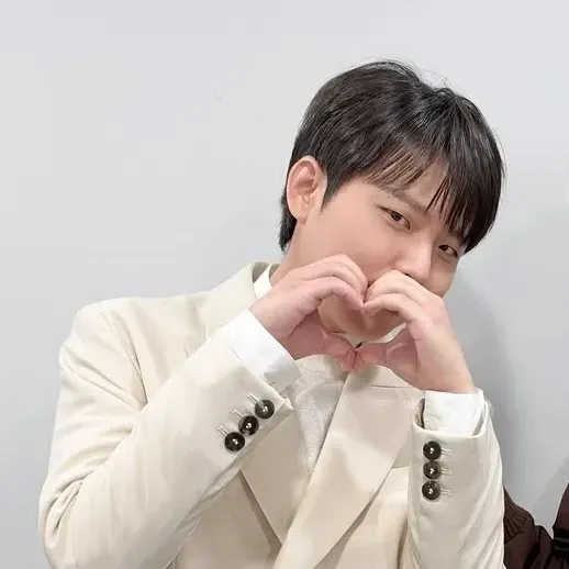 Cuplikan di balik layar dari Byeon Wooseok