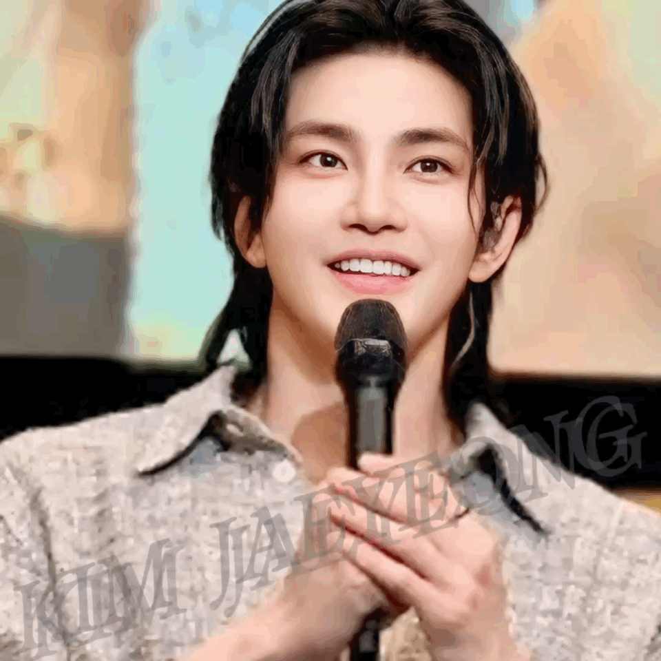 キム・ジェヨンの最近の活動ショット