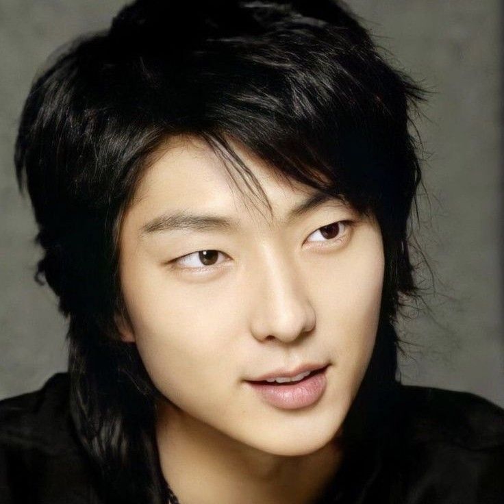 Behind-the-scenes cut of Lee Joongi