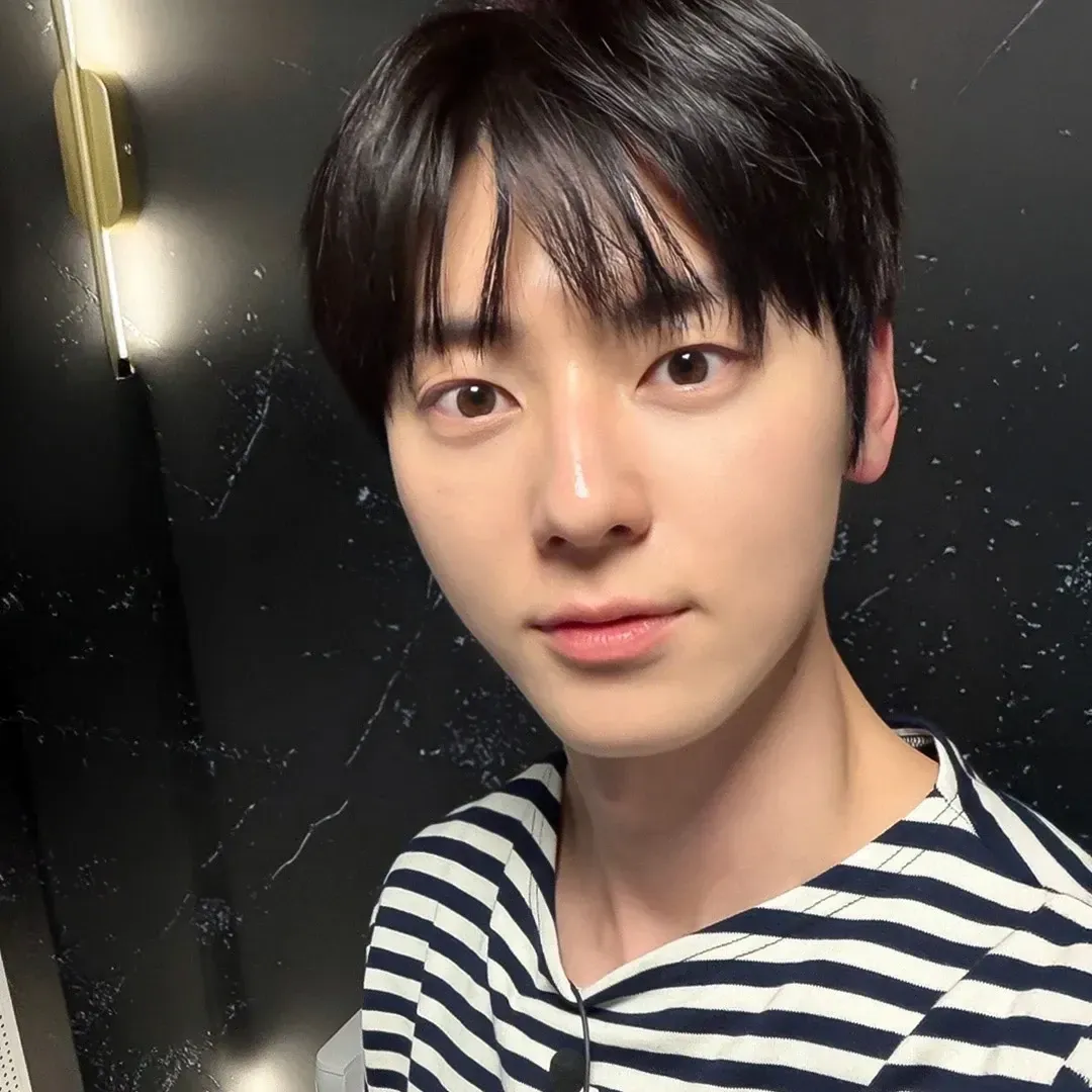 Behind-the-scenes cut of Hwang Minhyun