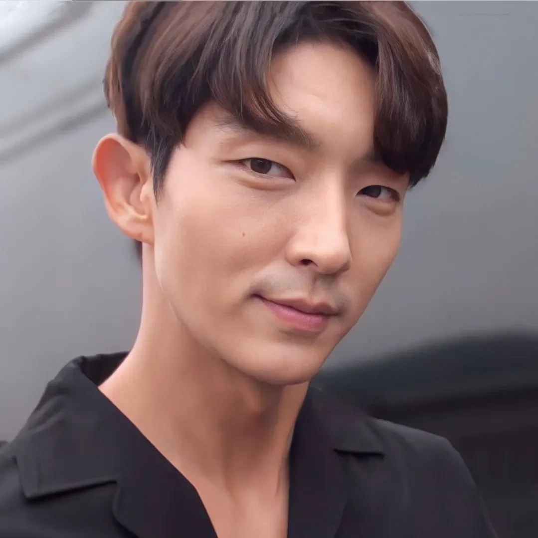 Latest photo of Lee Joongi