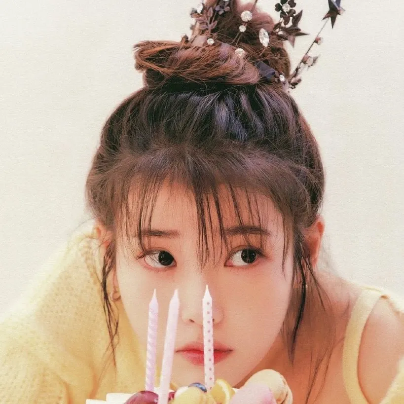 Foto kegiatan terbaru dari IU
