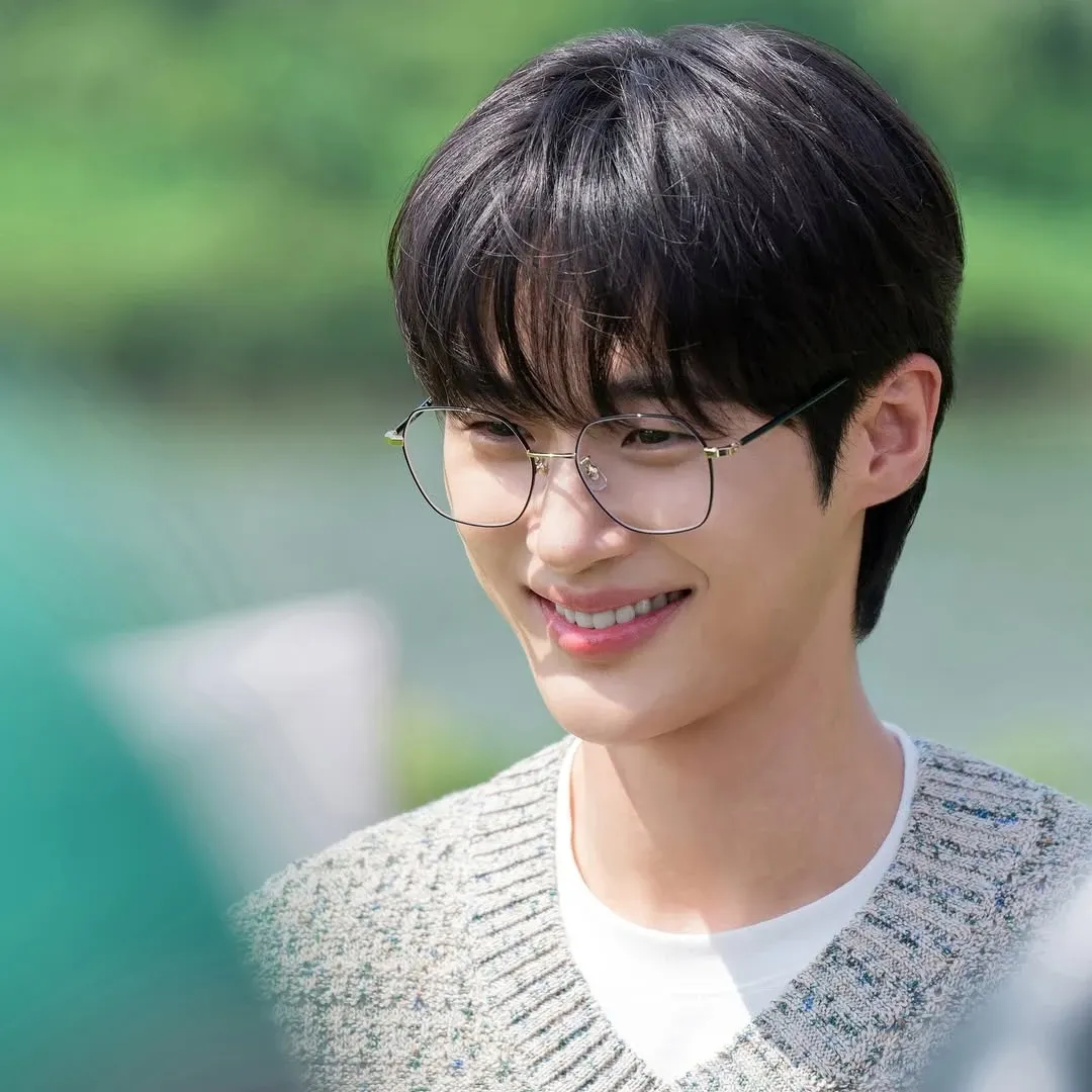 Recent activity shot of Byeon Wooseok