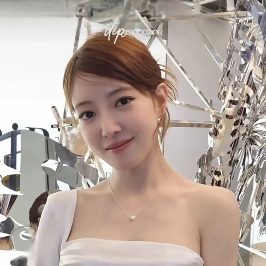 Behind-the-scenes cut of Lee Seyoung